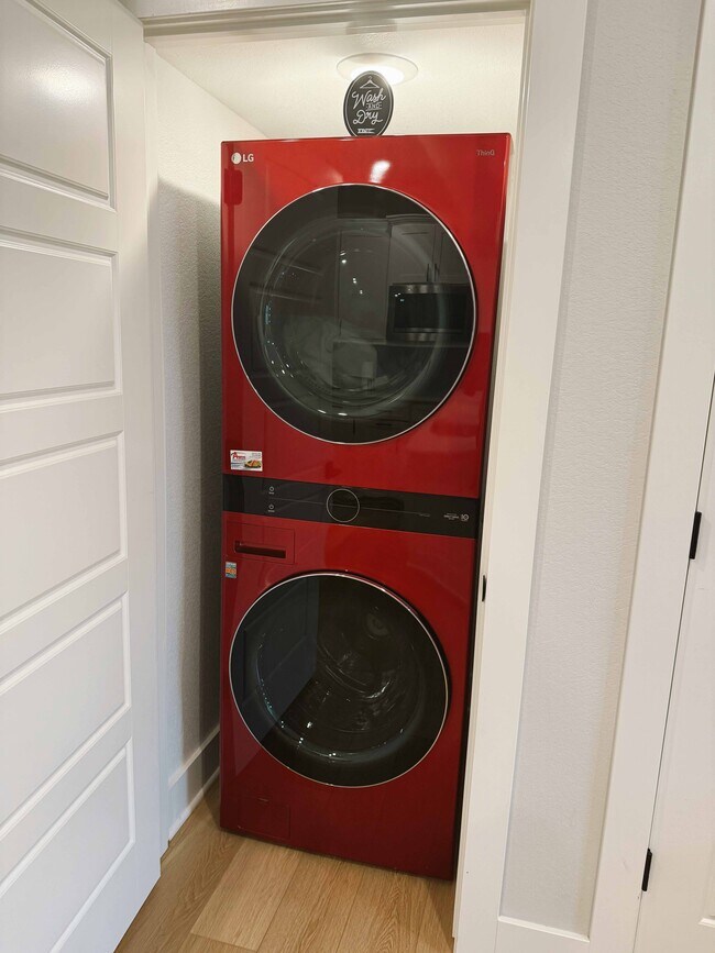 Building Photo - 1530 W Cato Springs Rd