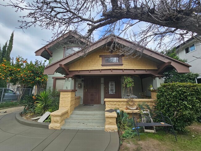 Building Photo - 1742 N Normandie Ave
