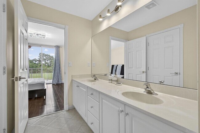 Building Photo - 1724 Annandale Cir
