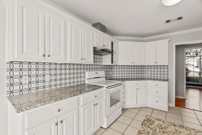 Building Photo - 12711 Misty Creek Dr