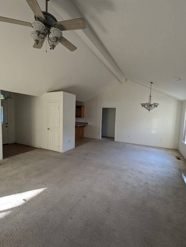 Full Living area Wide-pan - 718 S Royal Ave