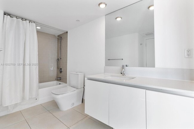 Building Photo - 1025 92nd St