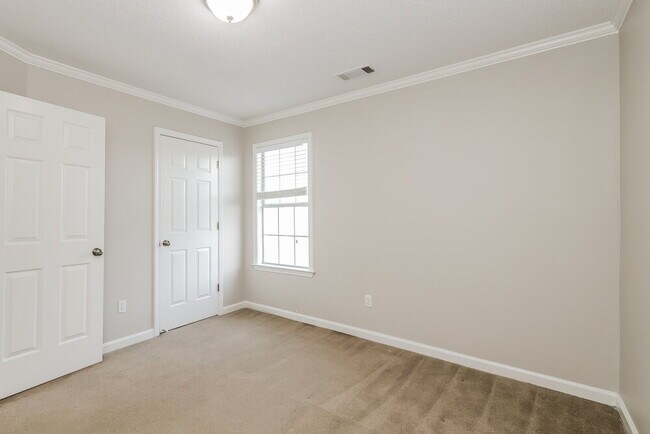 Building Photo - 763 Silver Sands Dr