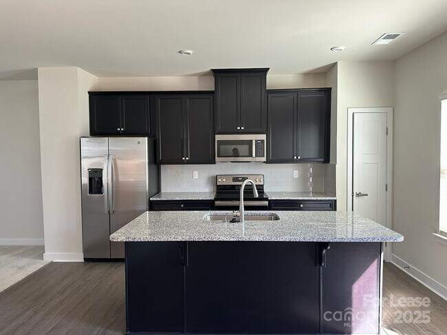 Building Photo - 1728 Aspire St