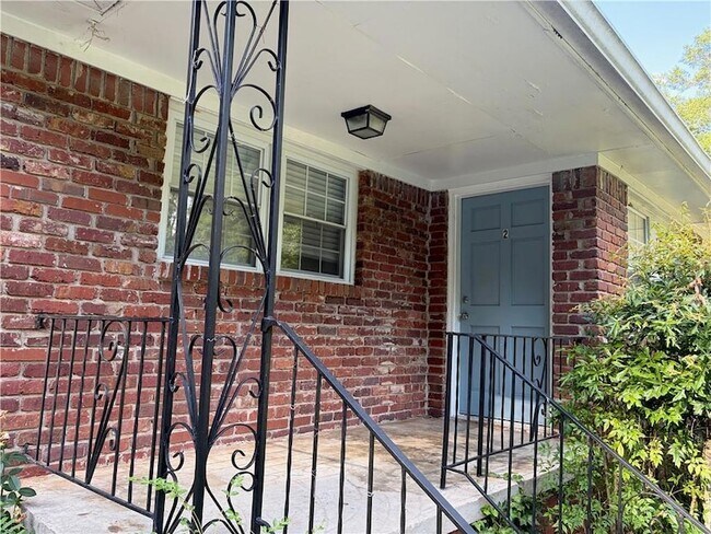 Building Photo - 213 Buchanan Terrace