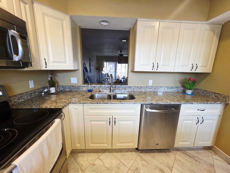 Building Photo - 19029 US Highway 19 N