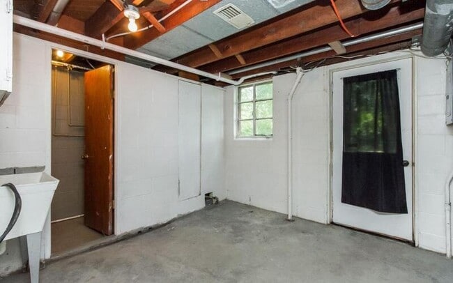 Building Photo - 3722 S Duff Ave