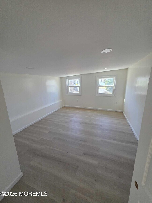 Building Photo - 1145 Kenton Dr