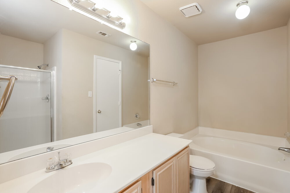 Building Photo - 8600 Cove Meadow Ln