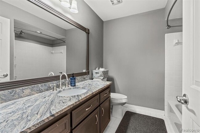 Building Photo - 23931 Pointe Dr