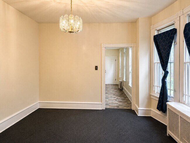 Building Photo - Spacious 6-Bedroom Rental in North Philadelphia | Small Dogs Welcome