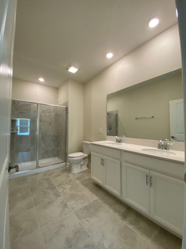 Building Photo - ChampionsGate Villas, Luxury living in a p...