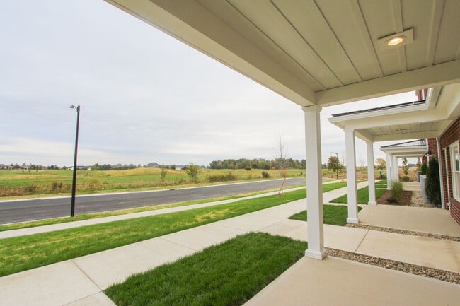 Building Photo - Beautiful 2 Bed, 2 Bath Apartment in PRIME location!  Furnished & Unfurnished Options Available!