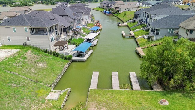 Building Photo - 11072 N Lake Mist Ln