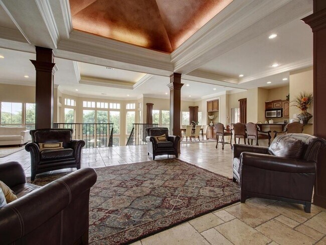 Building Photo - 6000-14 Shepherd Mountain Cove