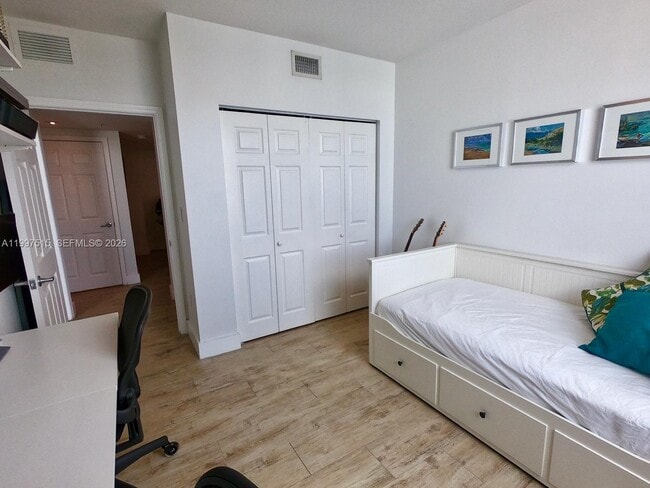 Building Photo - 1723 SW 2nd Ave