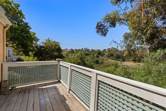Building Photo - BRAND NEWLY RENOVATED 3BD/2BA Condo in the...