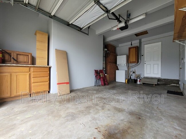 Building Photo - 5805 Dotmar Way