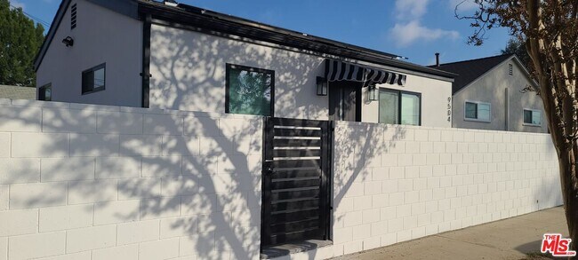 Building Photo - 9504 Gothic Ave