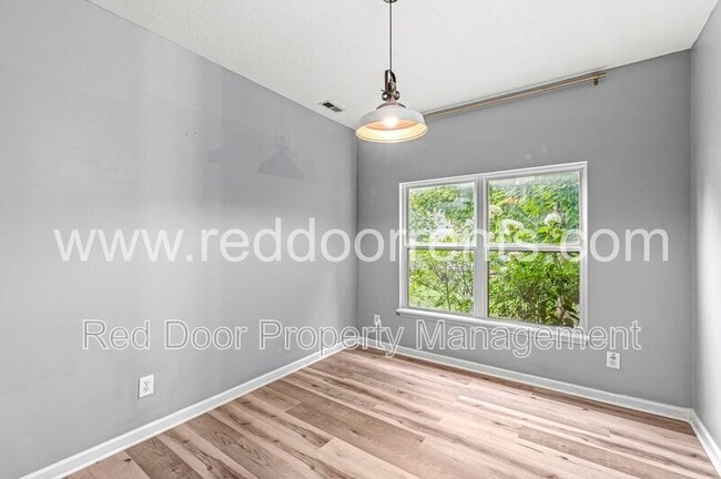 Building Photo - 5841 Hornbean Ct