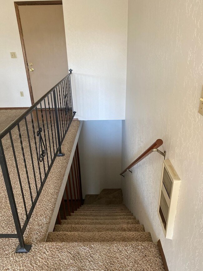 Building Photo - 2030-2040 NW Friel Street