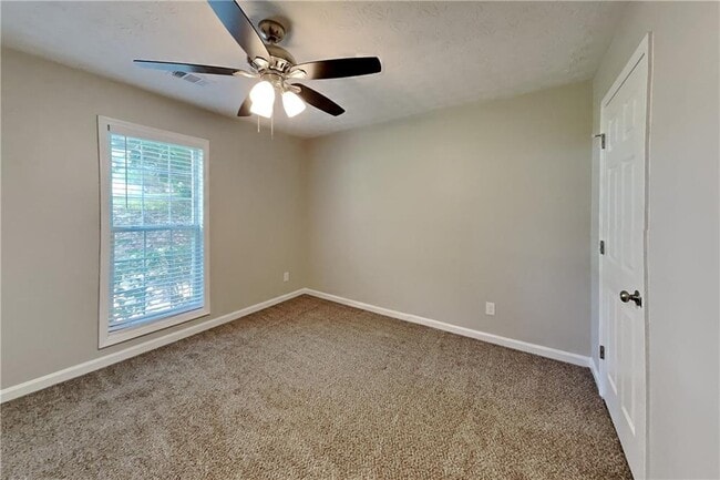 Building Photo - 399 Charesa Ln