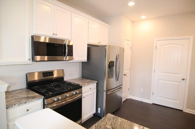 Building Photo - 7225 Heritage Oak Ct