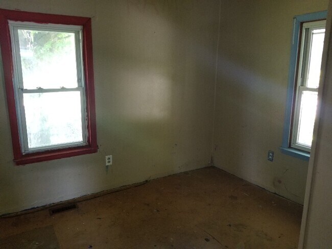 Building Photo - 728 Schirmeyer St