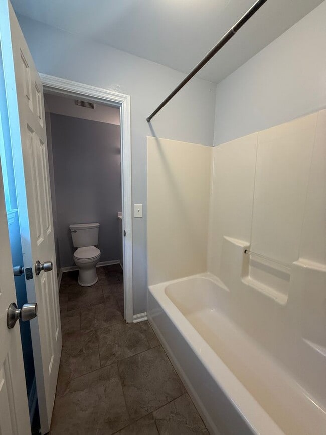 Building Photo - 733 Vanguard Pl