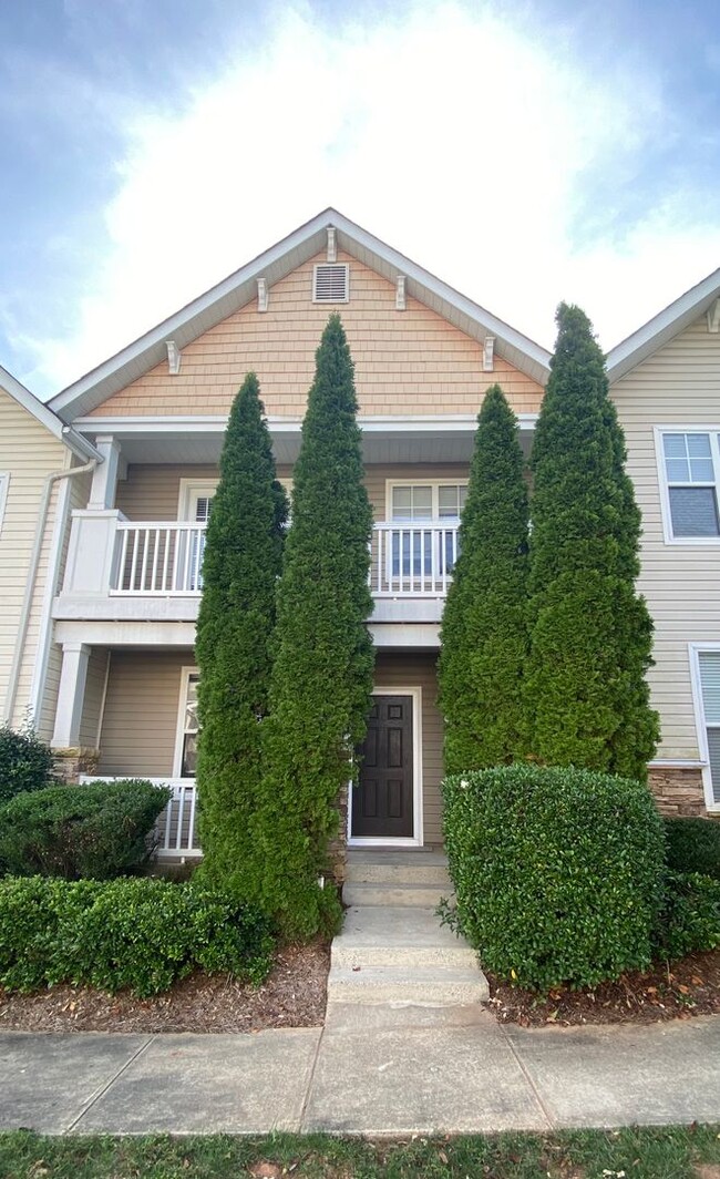 Primary Photo - Ballantyne Beauty for Immediate Lease!
