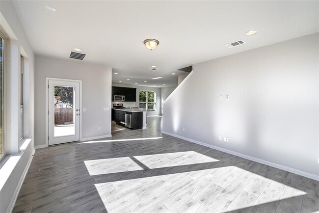 Building Photo - 104 Chalk Lake Cove