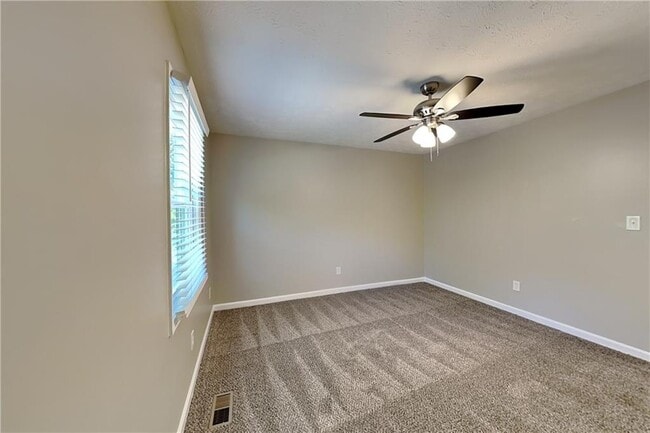 Building Photo - 4036 Evelyn Dr