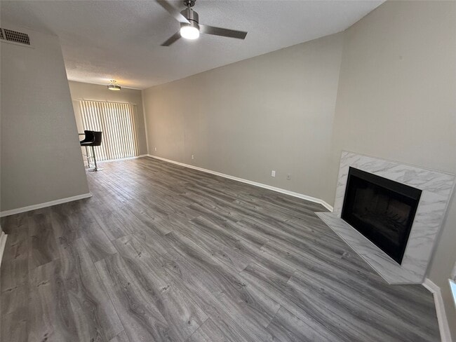 Building Photo - 7575 Cambridge St