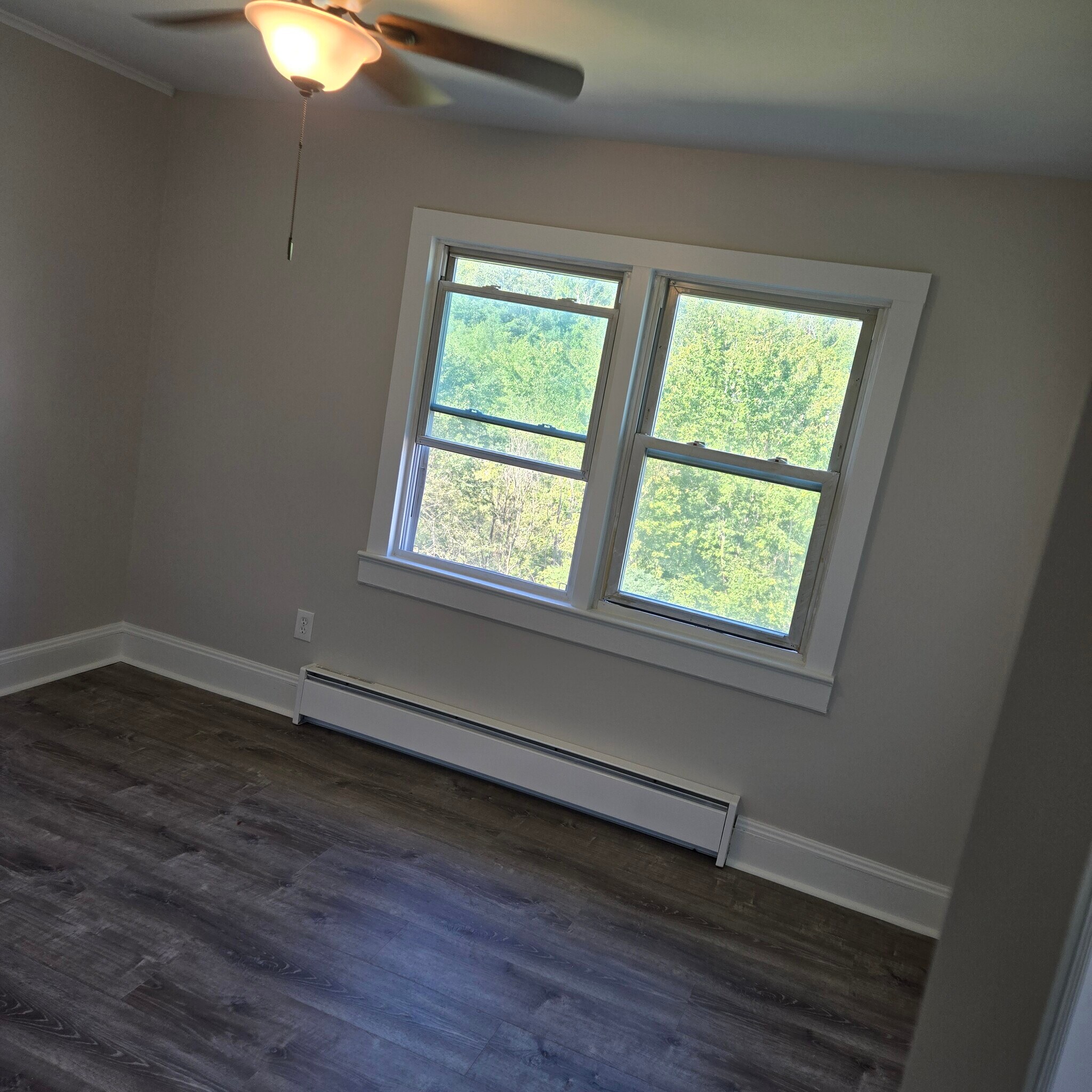 Building Photo - 785 Warwick Tpke