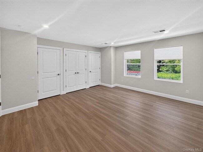 Building Photo - 64 Manor Pl