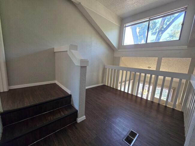 Building Photo - 1713 Cinnamon Path