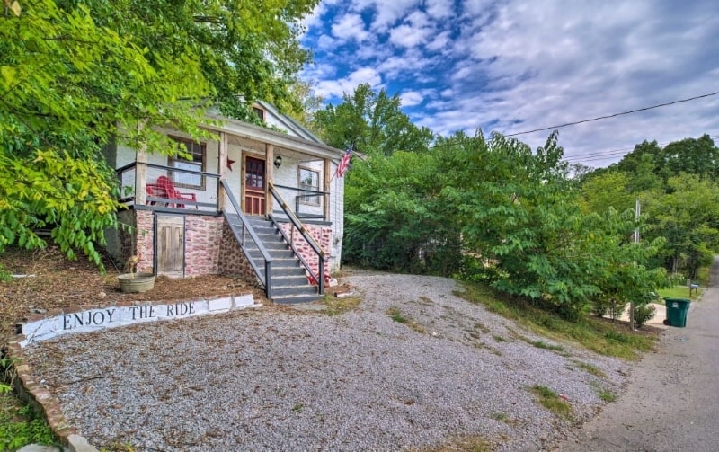 Building Photo - 23 Wert St