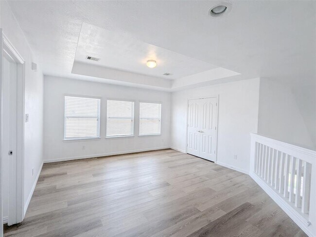 Building Photo - 24606 Forest Canopy Dr