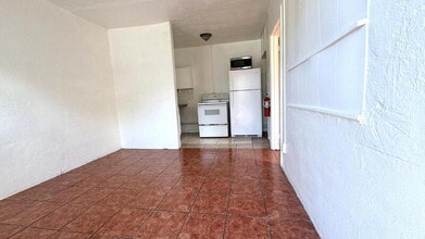 Building Photo - 305 Taylor Ave