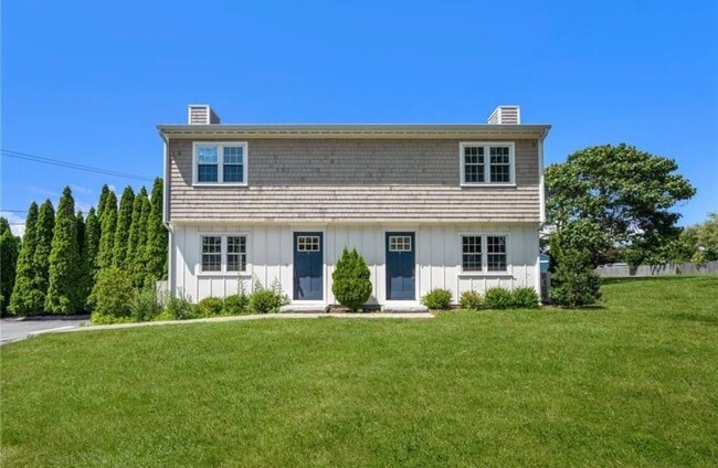 Building Photo - 476 Green End Ave