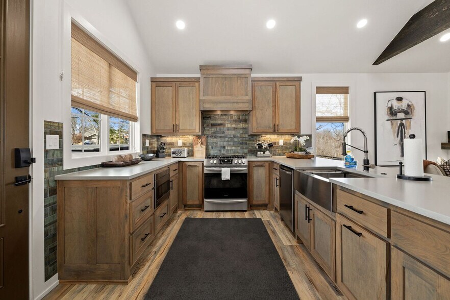 Building Photo - 2104 Almand Dr