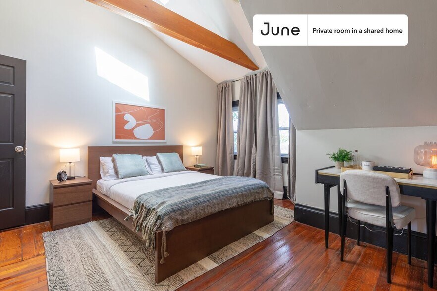 Building Photo - Room in Shared 5 bed/2 bath home