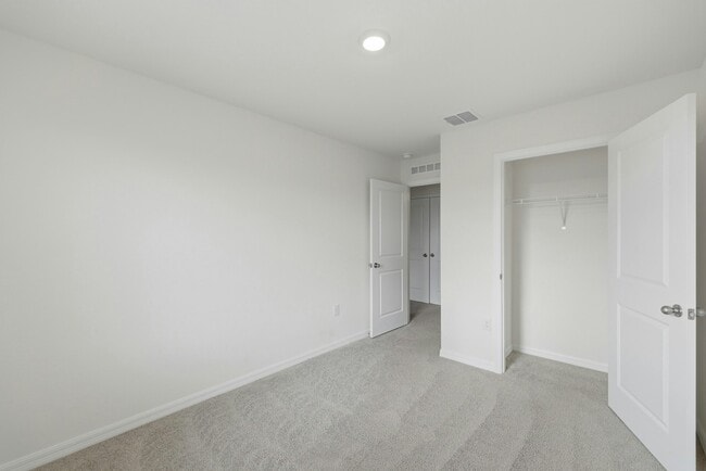 Building Photo - 6669 SW 81st Lp