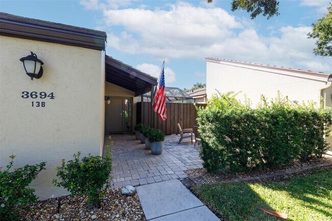 Building Photo - 3694 Glen Oaks Manor Dr