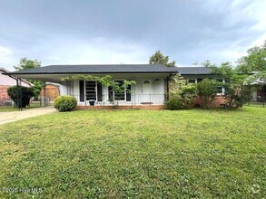 Building Photo - 5205 Dakota Ct