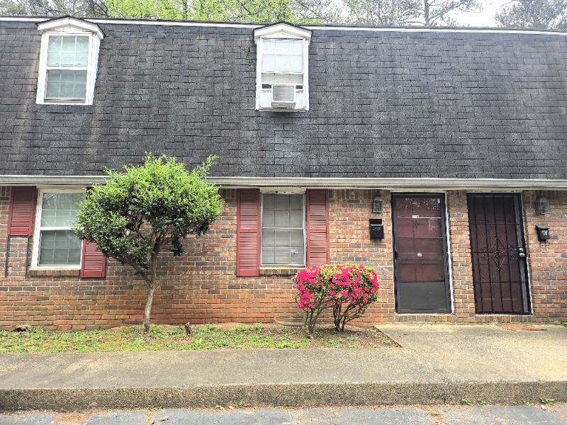 Building Photo - 3815 Parklane Dr