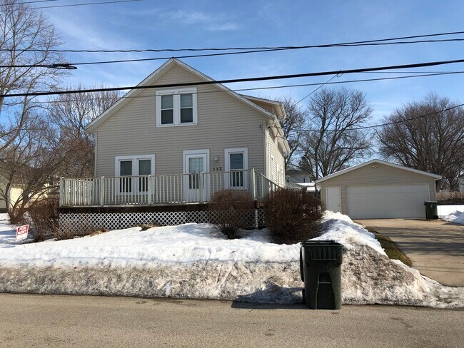 View from street - 112 S Stewart St