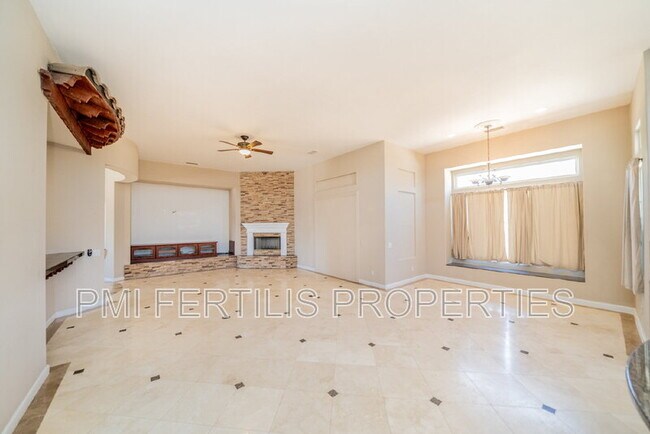 Building Photo - 17425 Cyrus Ln