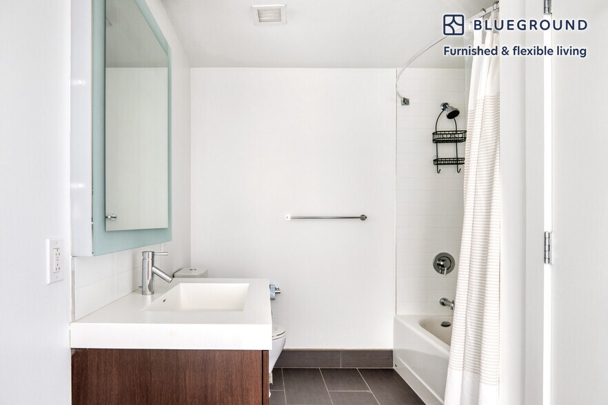 Building Photo - 120 Kingston St