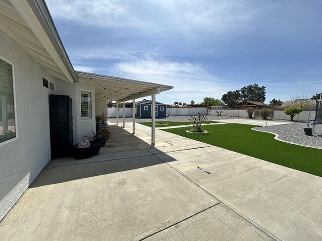 Building Photo - 7450 Paisley Ave